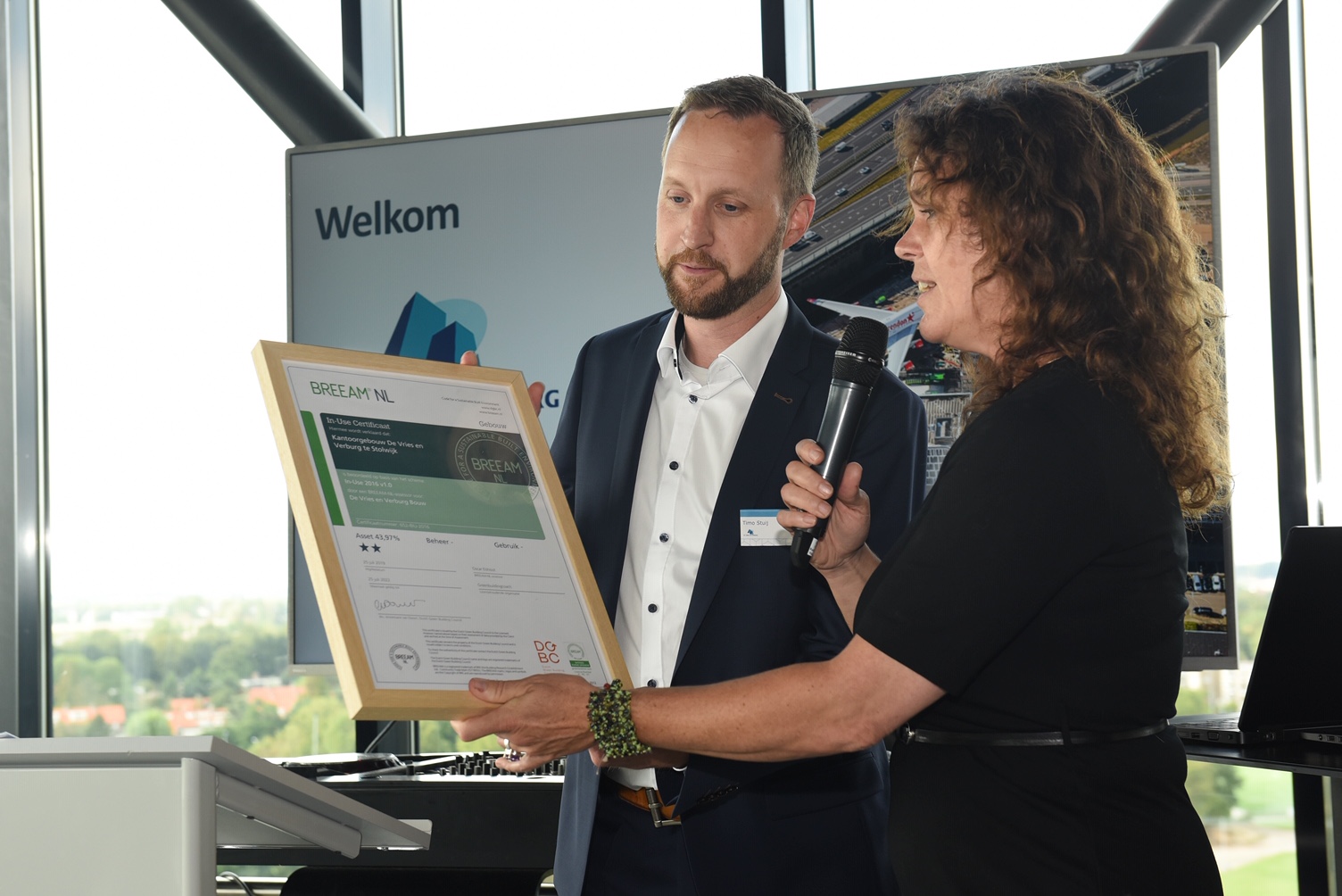 BREEAM-NL Certificaat Uitgereikt Aan De Vries En Verburg - BREEAM-NL